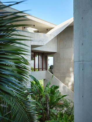 Pompey Jamaica / Gia Wolff & Freecell Architecture