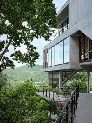 Pompey Jamaica / Gia Wolff & Freecell Architecture