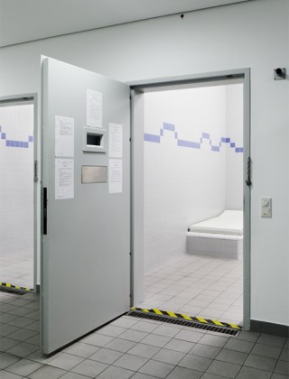 HOSPITALITY FRANKFURT AIRPORT / FORM
